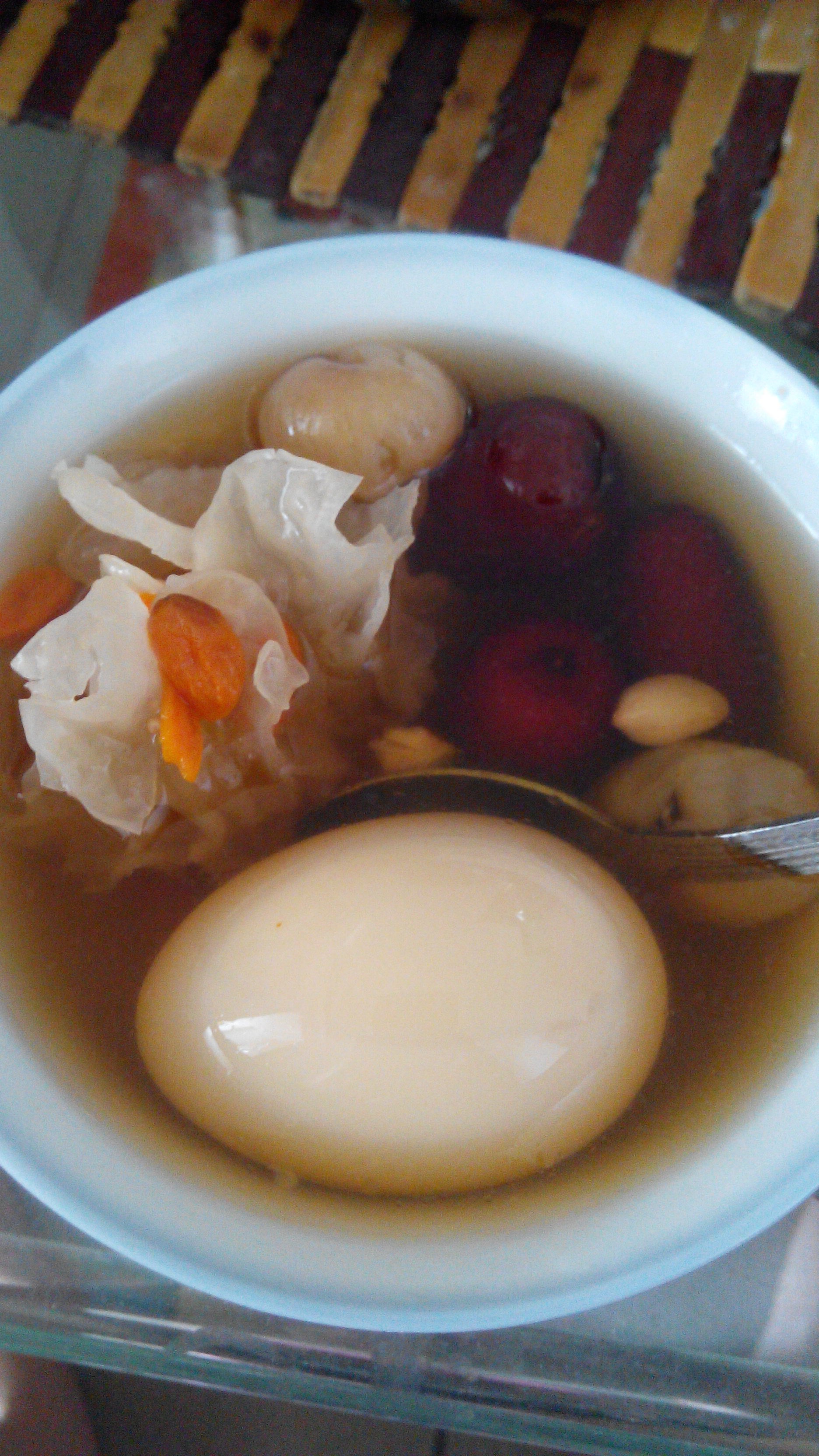 vtry做的红枣枸杞银耳鸡蛋姜糖水补补的女人水