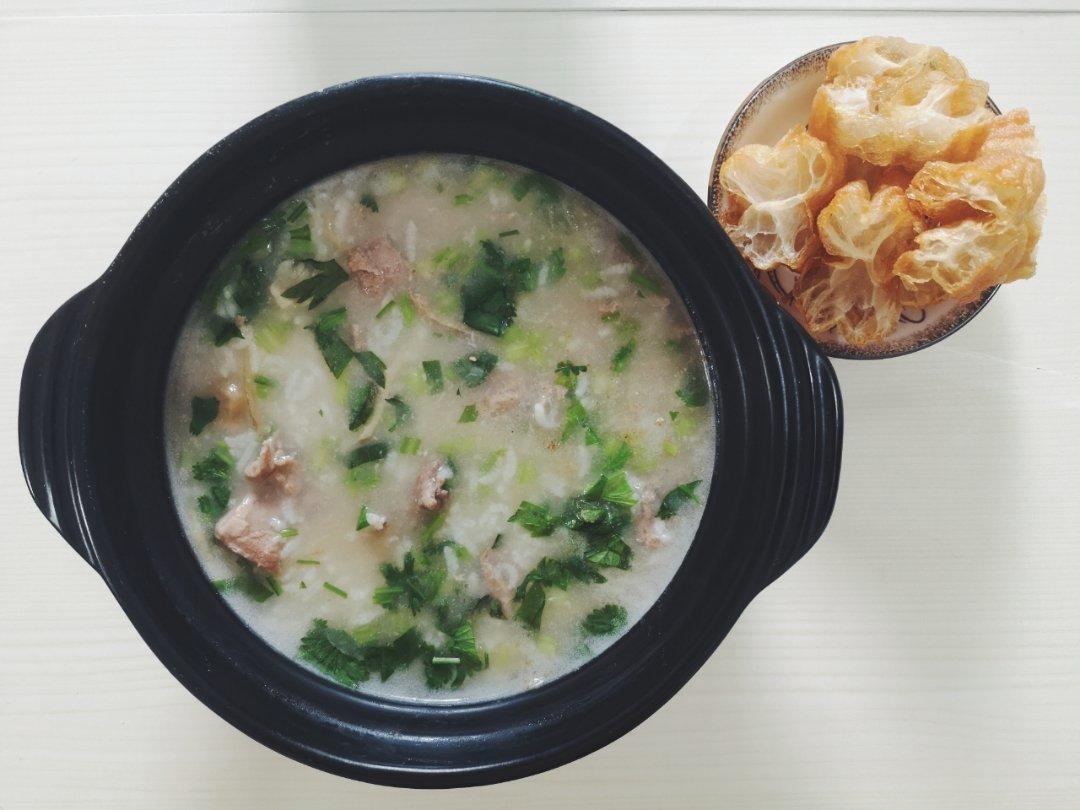生滚砂锅牛肉粥