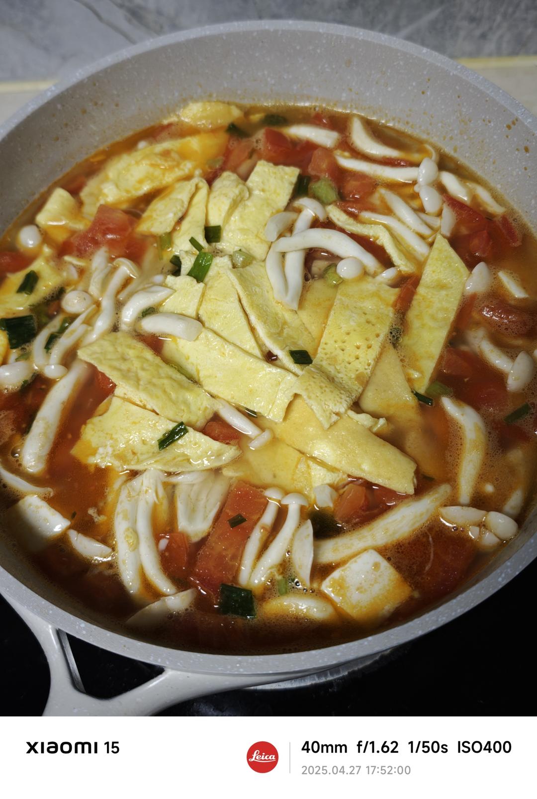 西红柿菌菇豆腐汤