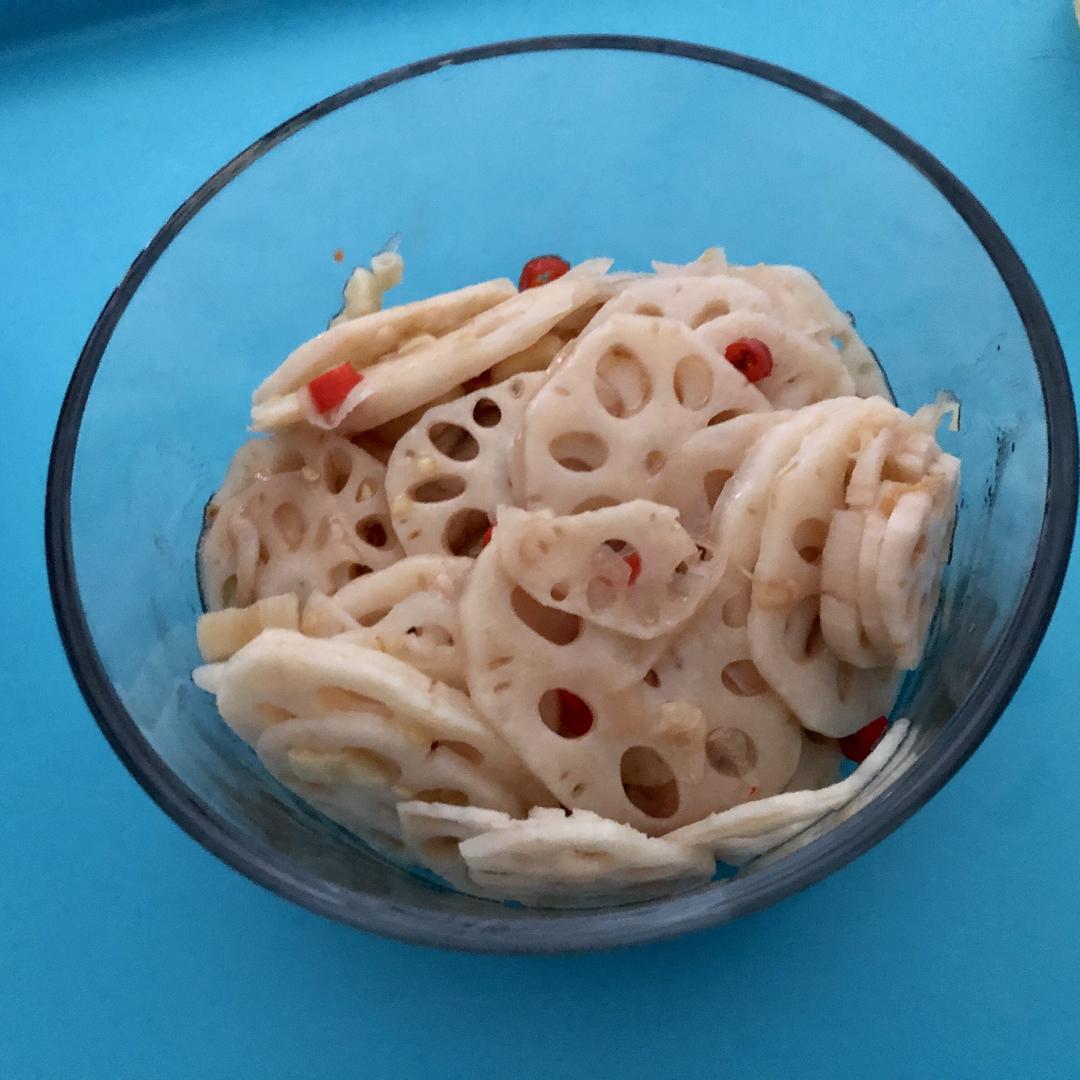 这是一道不放盐的辣炒藕片