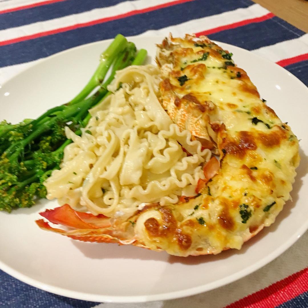 芝士蒜蓉烤龙虾