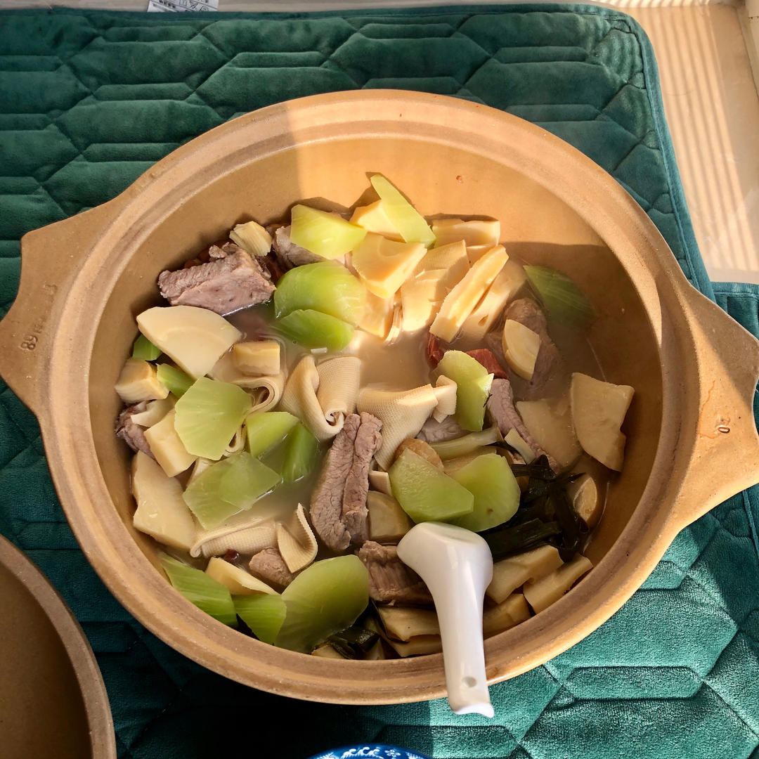 中餐｜浓郁奶白的腌笃鲜（白汤的秘密）