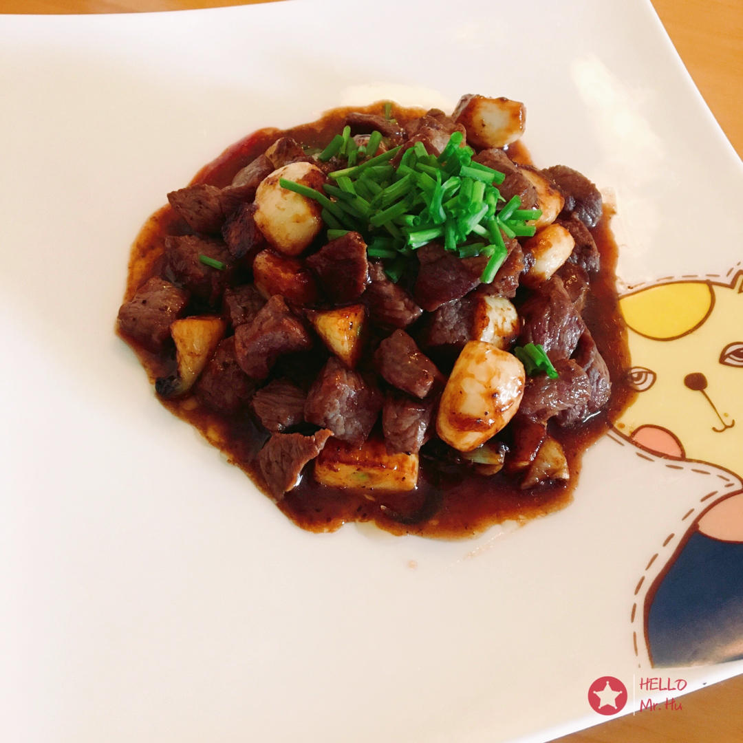 听起来就很好吃的黑椒蒜子牛肉粒