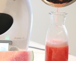 美善品 鲜榨西瓜汁的做法 步骤3