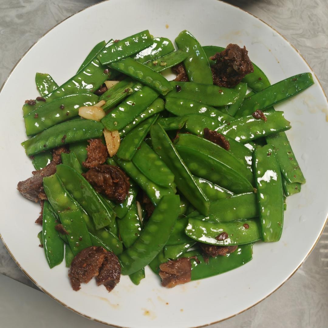 无比简单的荷兰豆炒腊肠，营养又好吃～！