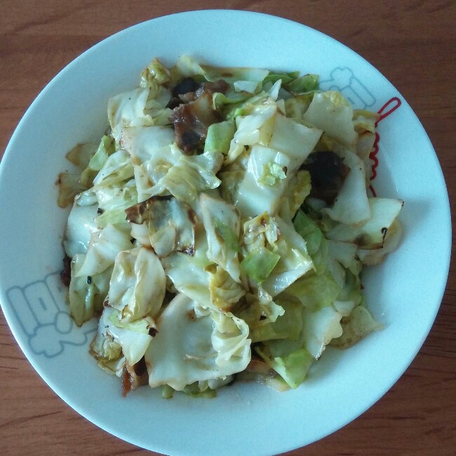 腊肉小炒圆白菜