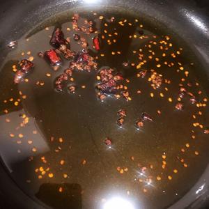 泡椒馋嘴牛蛙—用麻辣满足你的味蕾的做法 步骤11