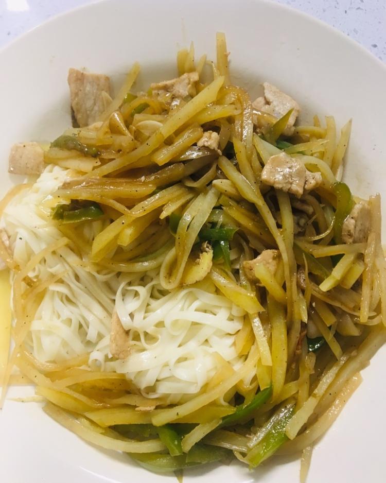 菠萝的海w做的土豆丝盖浇面