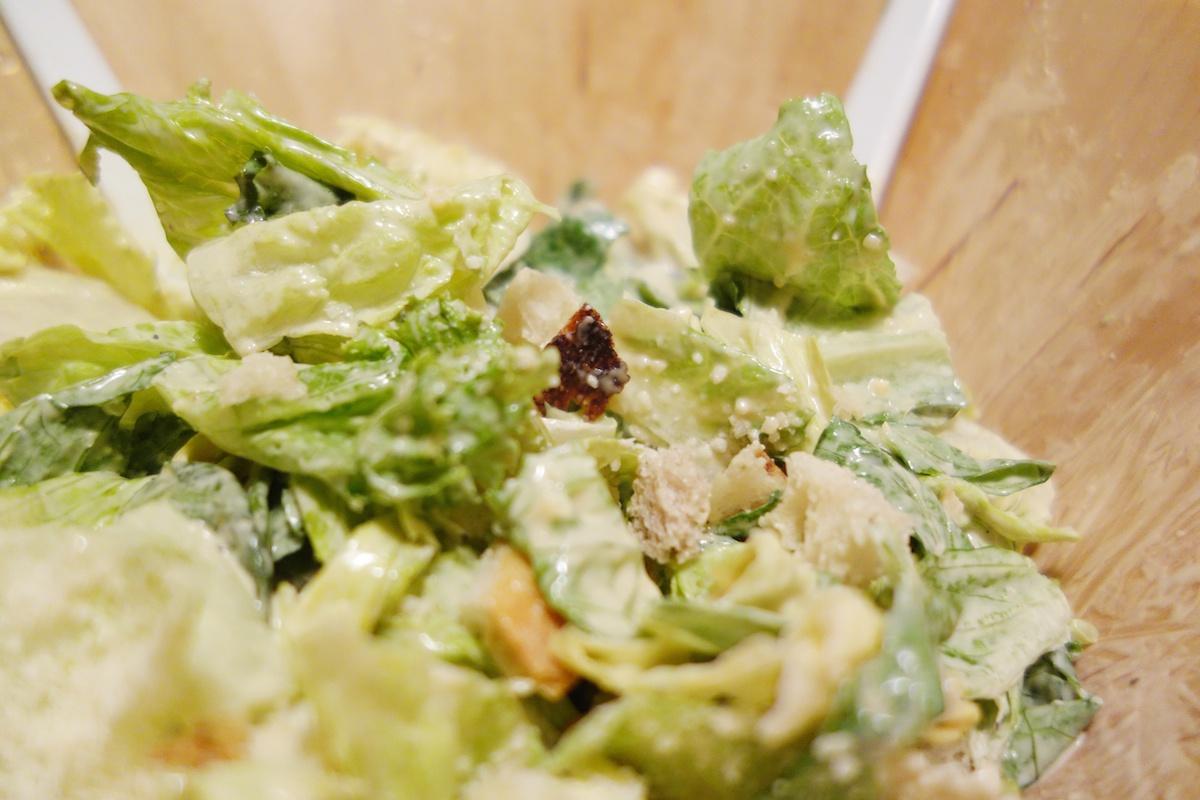 经典凯撒沙拉 Classic Caesar Salad的做法