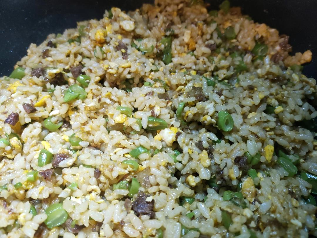 营养美味又简单的四季豆卤牛肉虾仁蛋炒饭