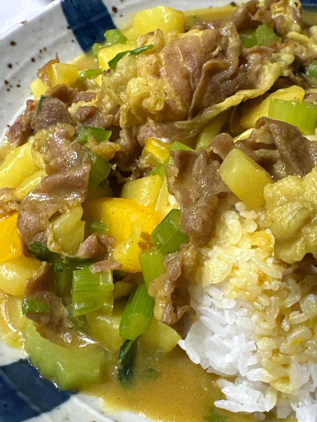 土豆咖喱肥牛拌饭