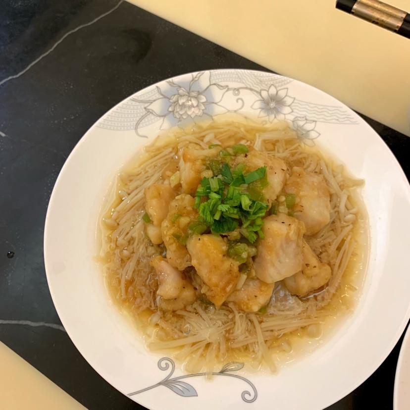 清蒸金针菇龙利鱼