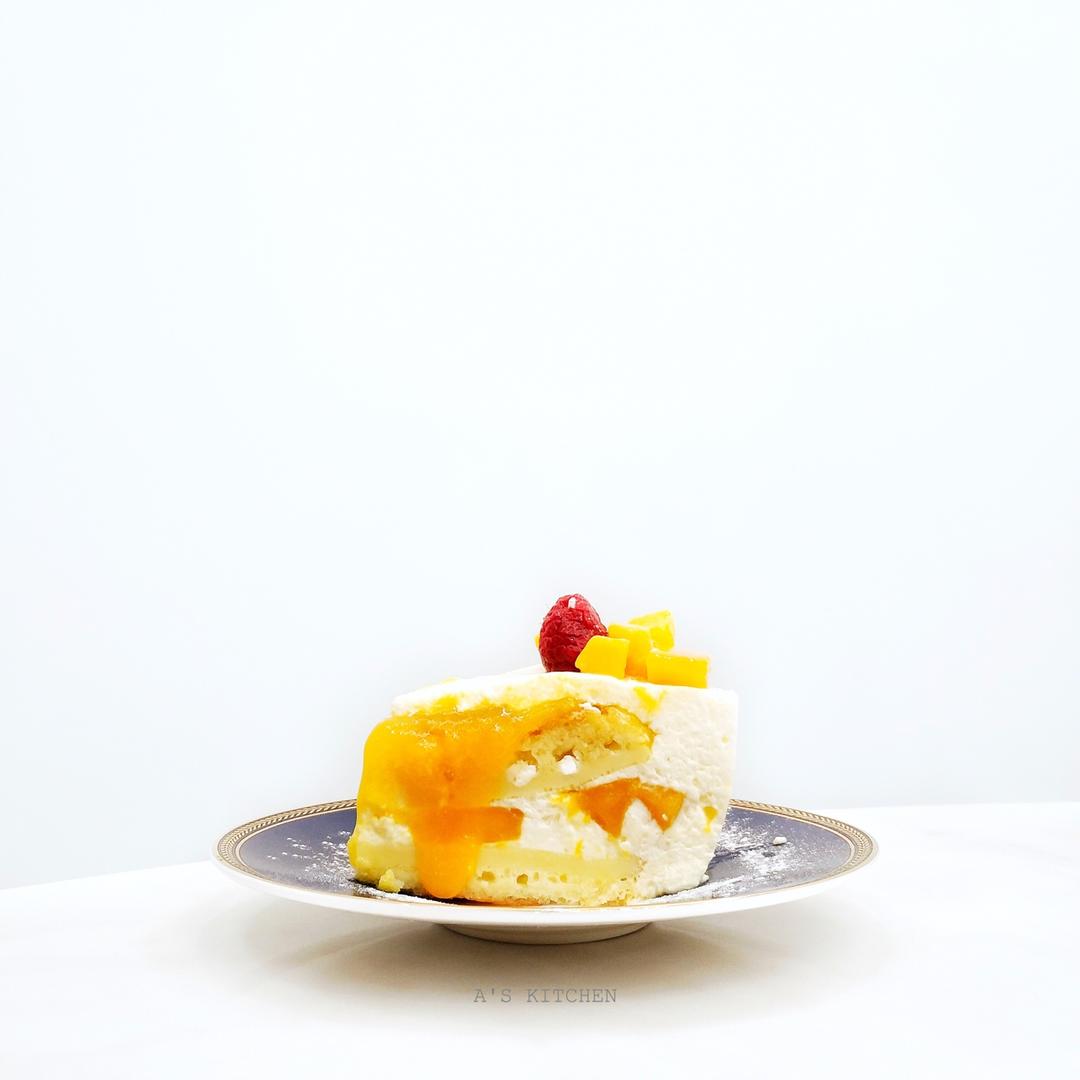 草莓流心生乳酪慕斯蛋糕