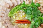 东北传统美食，猪肉酸菜炖粉条，酸爽开胃，越吃越香