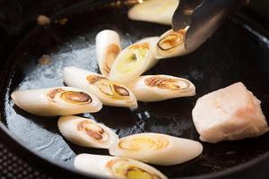 日本家常菜-日式寿喜锅的做法 步骤1