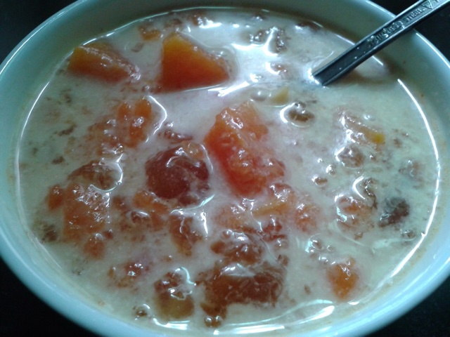 蔓越莓桃胶银耳羹