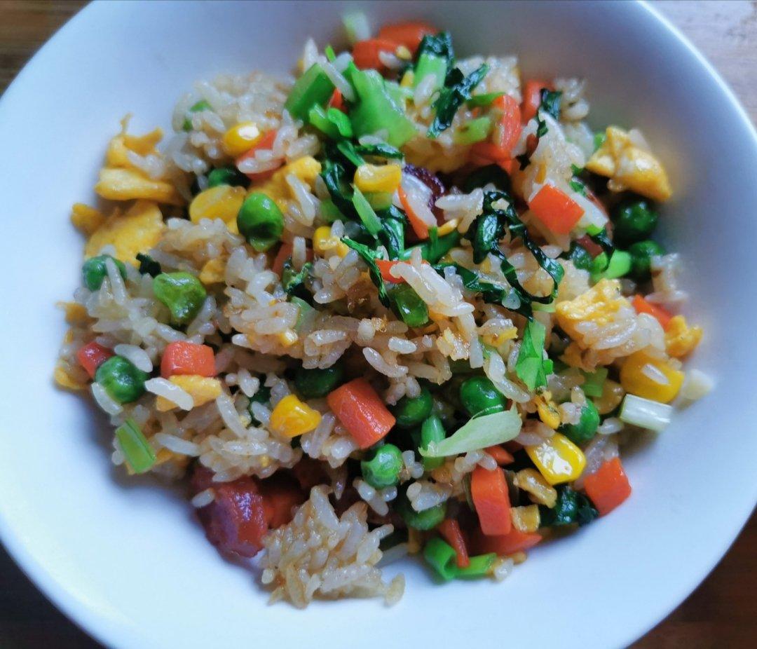 时蔬鸡蛋炒饭（简单快手，宝宝爱吃）