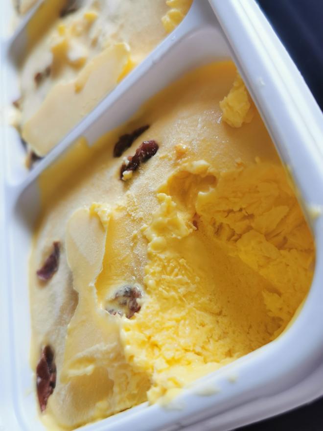 完胜哈根达斯的芒果冰淇淋的做法