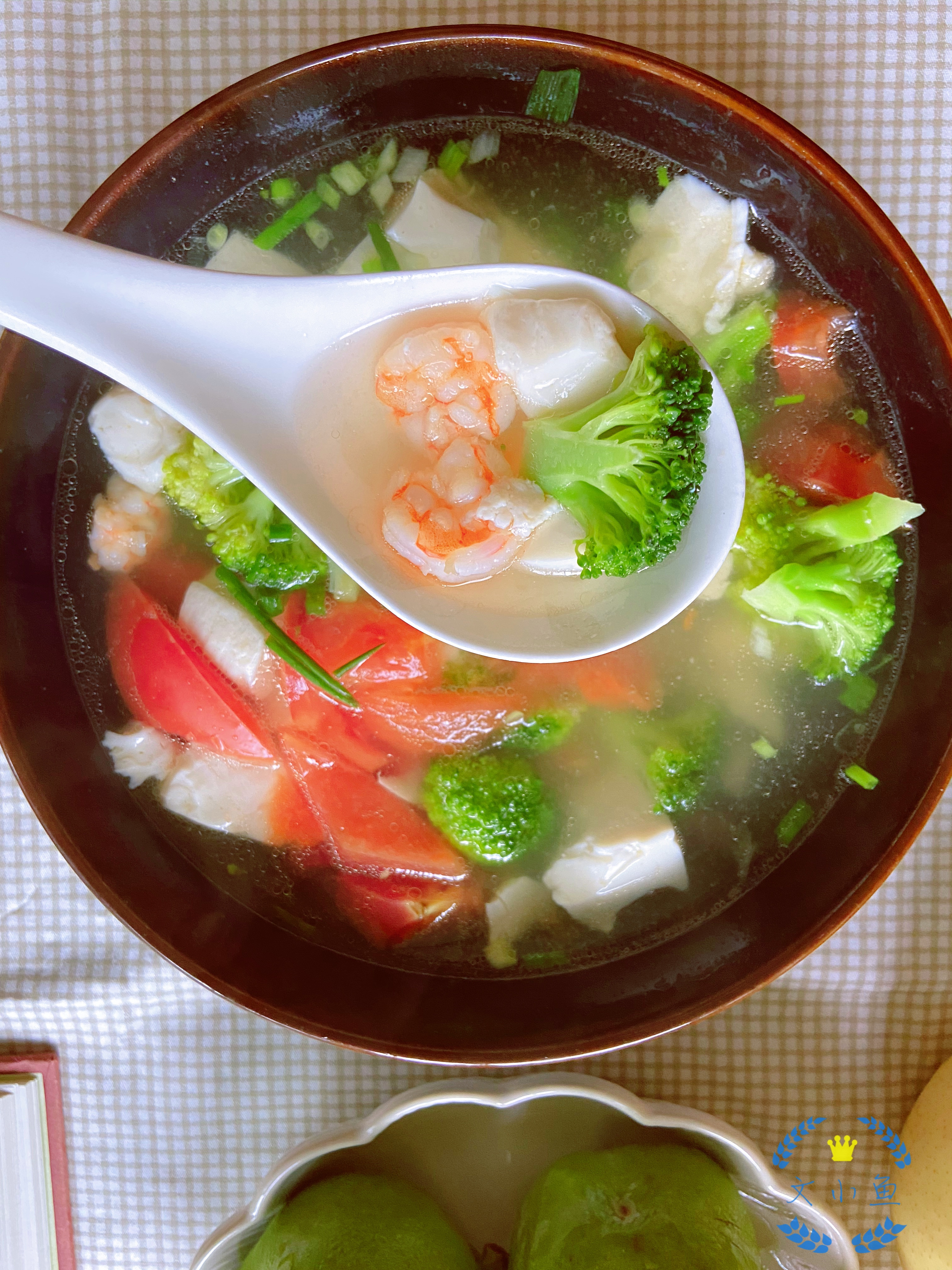 西兰花虾仁豆腐汤的做法