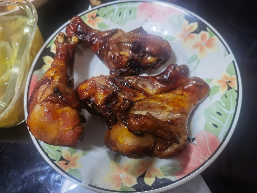 鲜嫩多汁～好吃到舔手指的蜜汁烤鸡腿