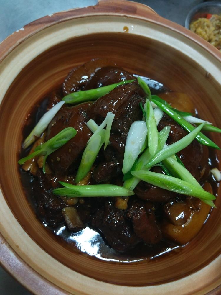 红烧羊肉煲的做法