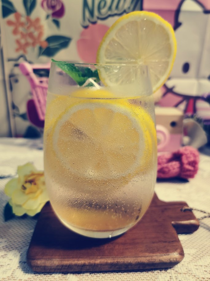 朴素柠檬苏打水
