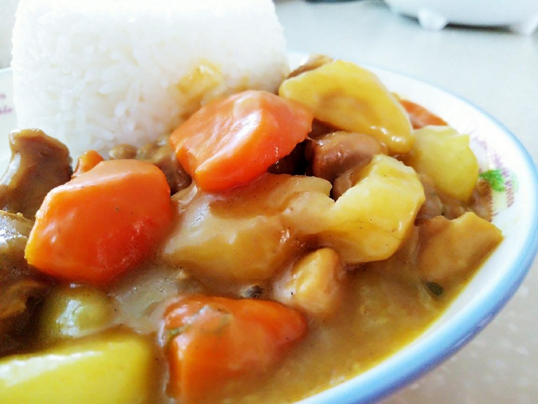 咖喱鸡肉饭