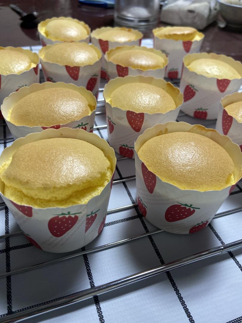 纸杯蛋糕 8寸戚风蛋糕的量