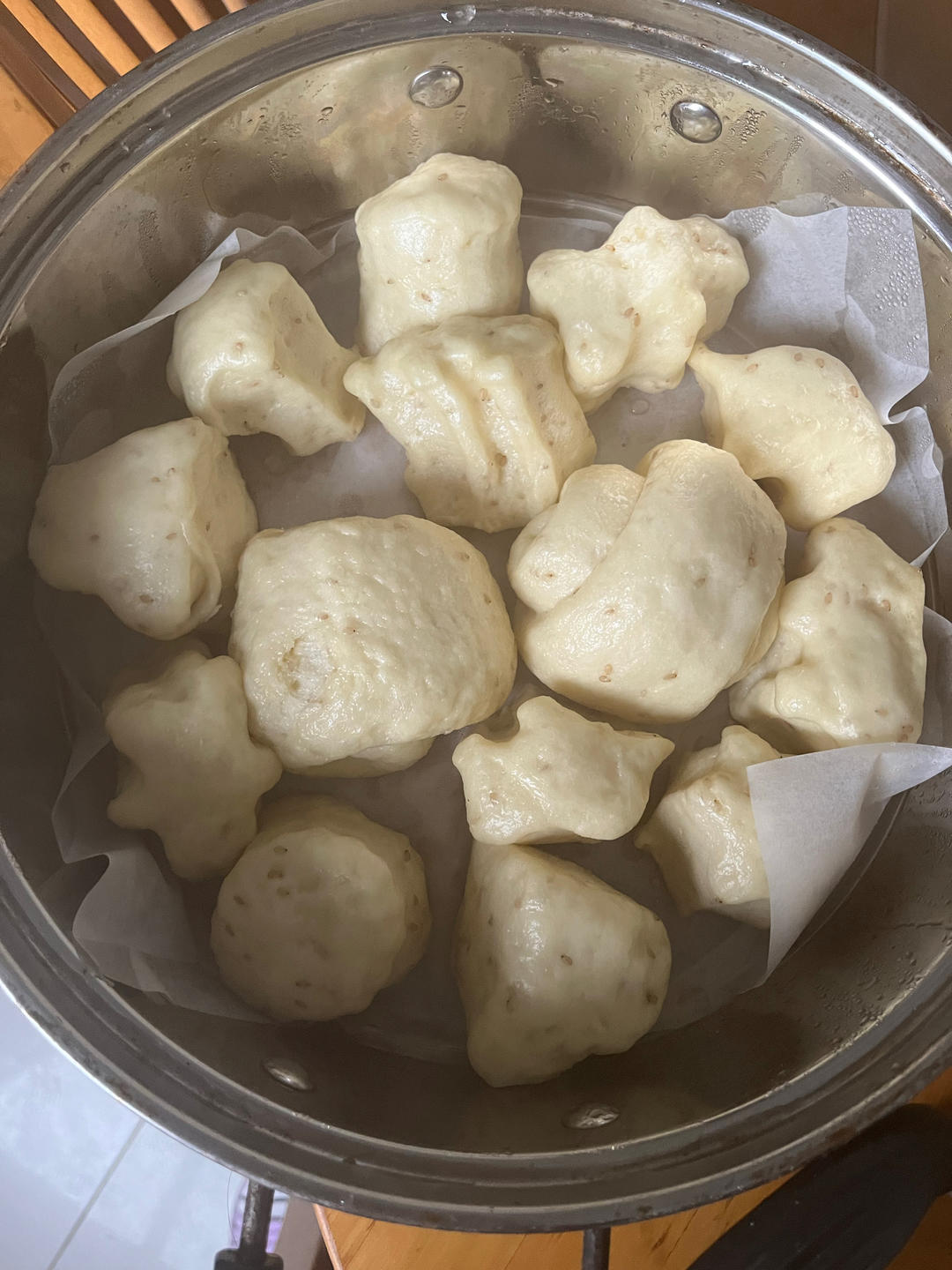 鸡蛋牛奶刀切馒头