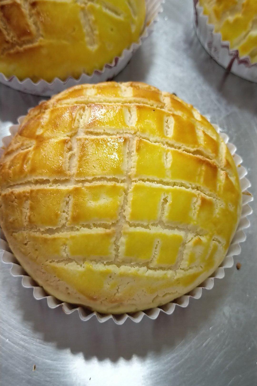 好吃到炸裂的港式菠萝包（附带制作酥皮的小视频）