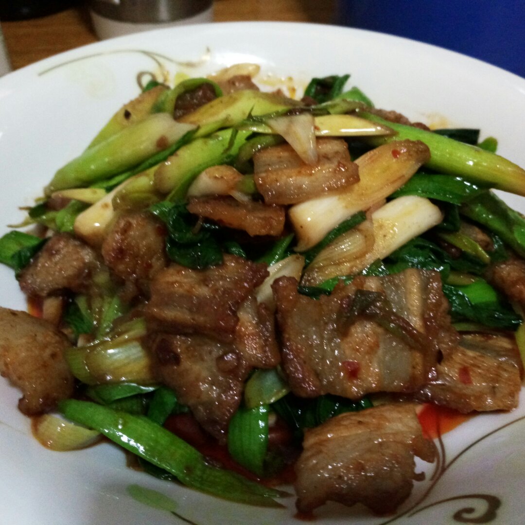 回锅肉

我喜欢用最简单的配料，做最可口的饭菜。