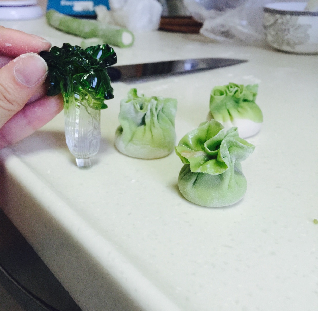 翡翠白玉白菜饺子详细版（附翡翠白玉白菜饺子包法，翡翠白玉饺子皮两种制法，面包机和面，翡翠白玉烧卖，各种馅料搭配）