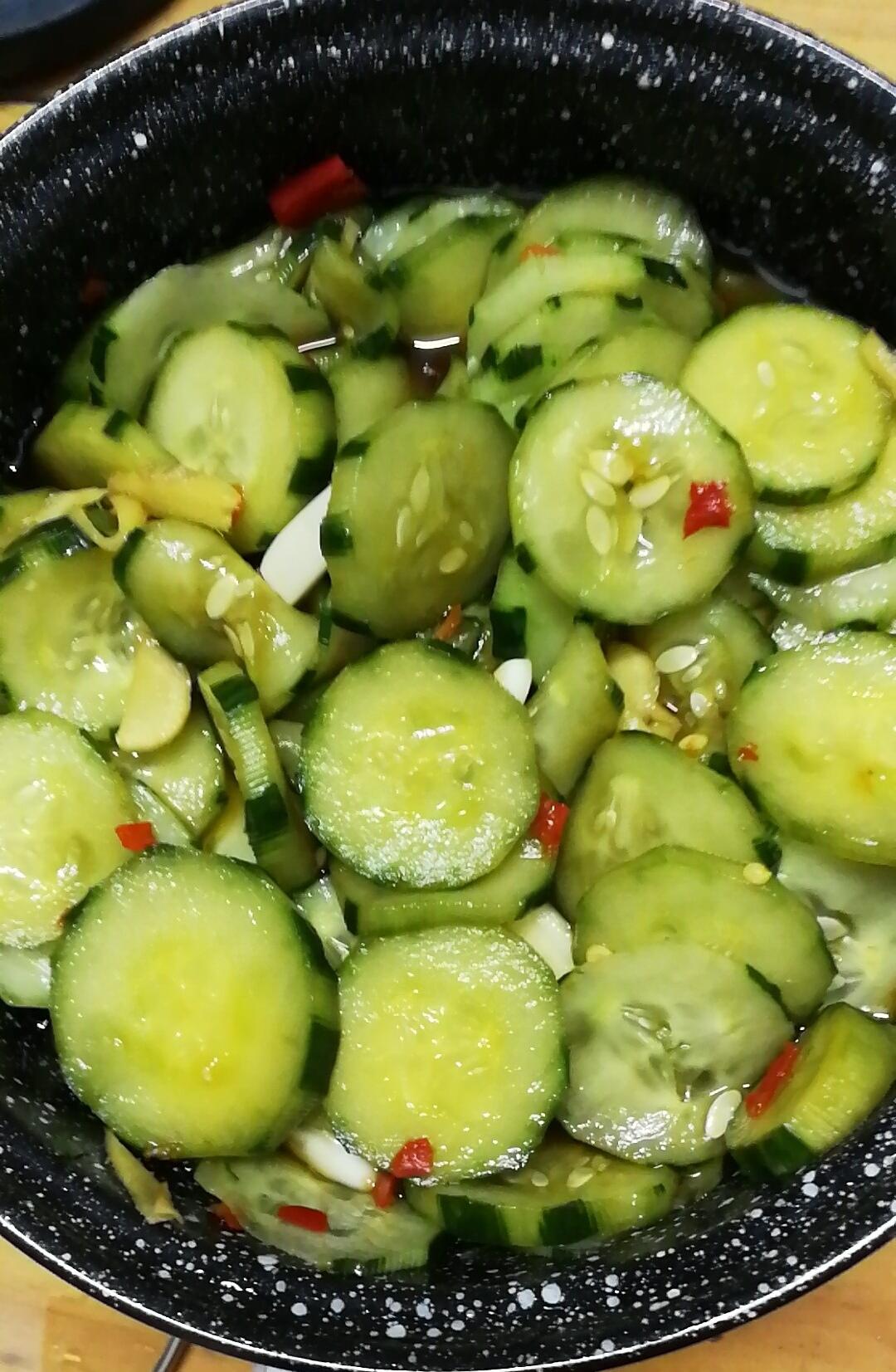 【腌黄瓜的做法步骤图,腌黄瓜怎么做好吃】爱做菜不爱洗碗的zyz_下