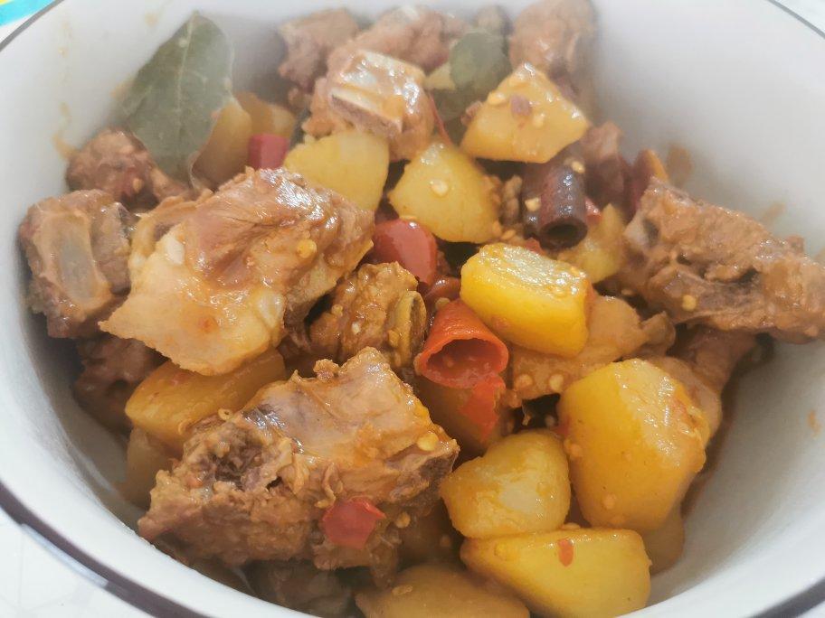 川味土豆烧排骨