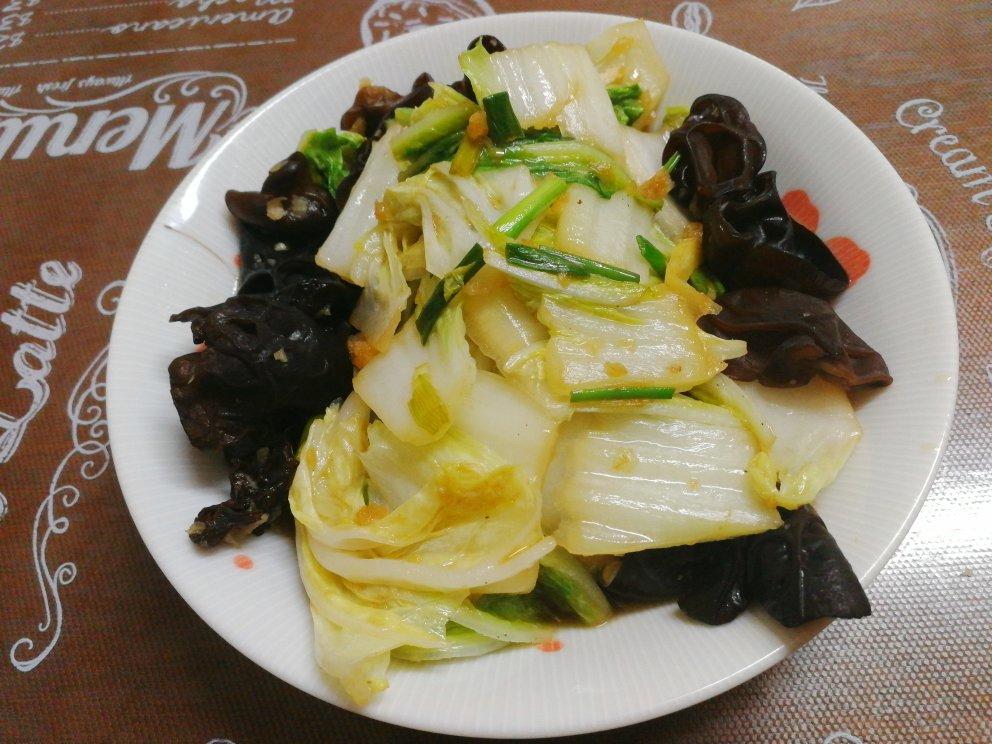 平emily做的白菜片炒木耳