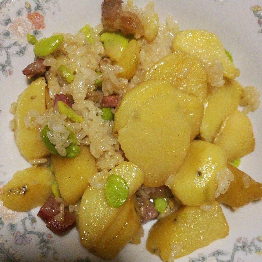 土豆焖饭（电饭锅版）