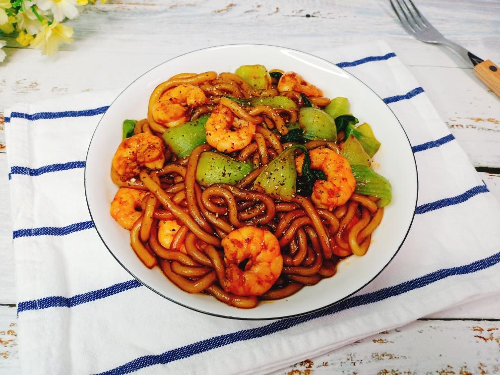 好吃到舔盘！简单美味的黑椒虾仁土豆粉！的做法