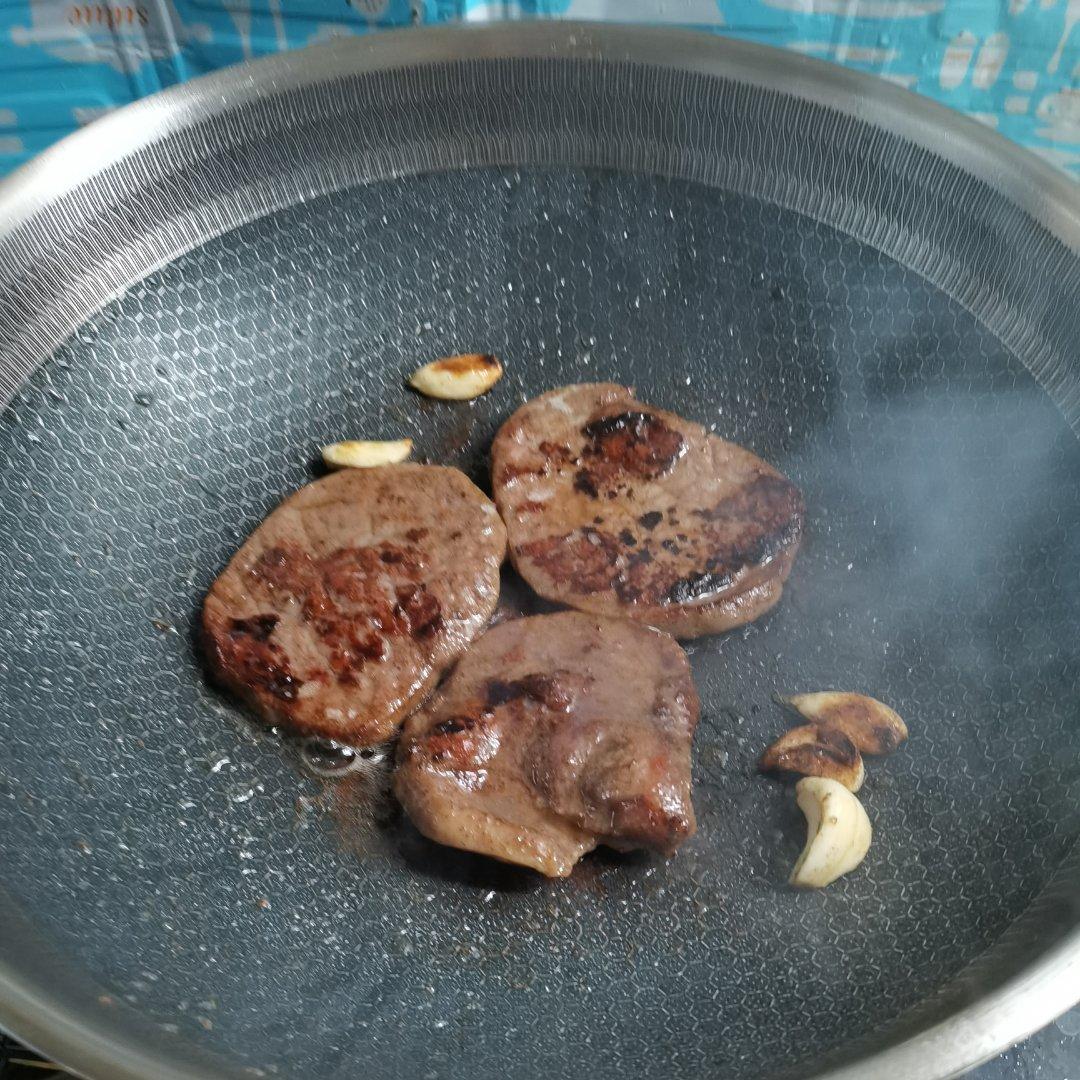好吃到哭的煎牛排
