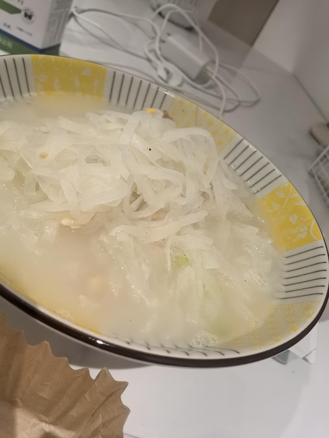 奶白鲜香的萝卜丝煎蛋汤