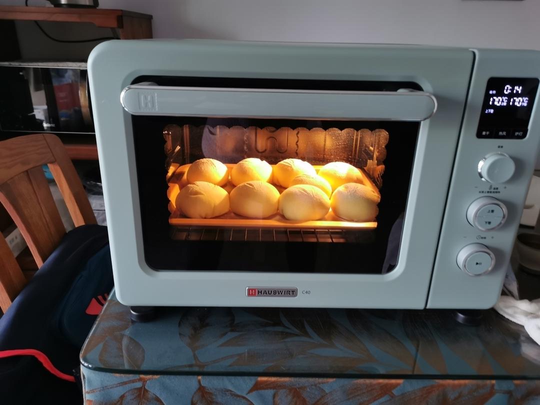 如棉花般松软的海苔肉松面包