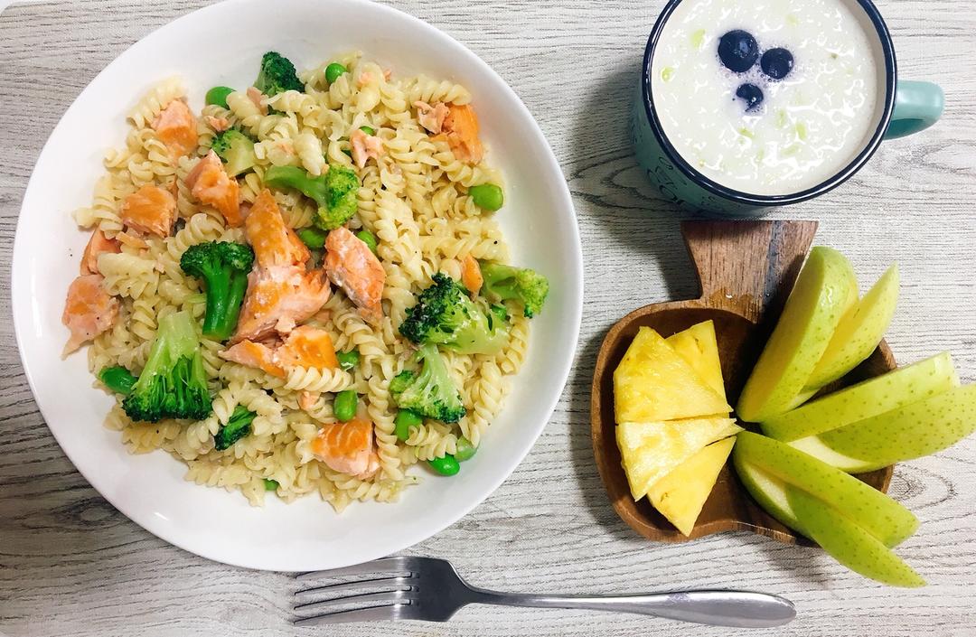 三文鱼奶油意面