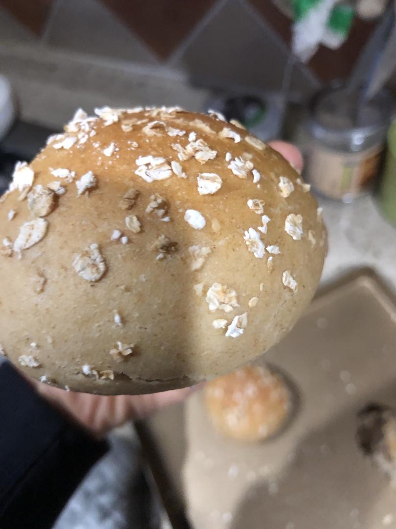 全麦芋泥紫薯肉松包