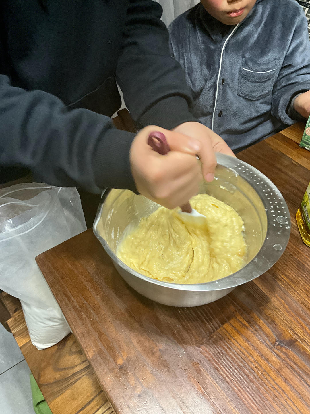 只需搅拌入烤箱的香蕉麦芬