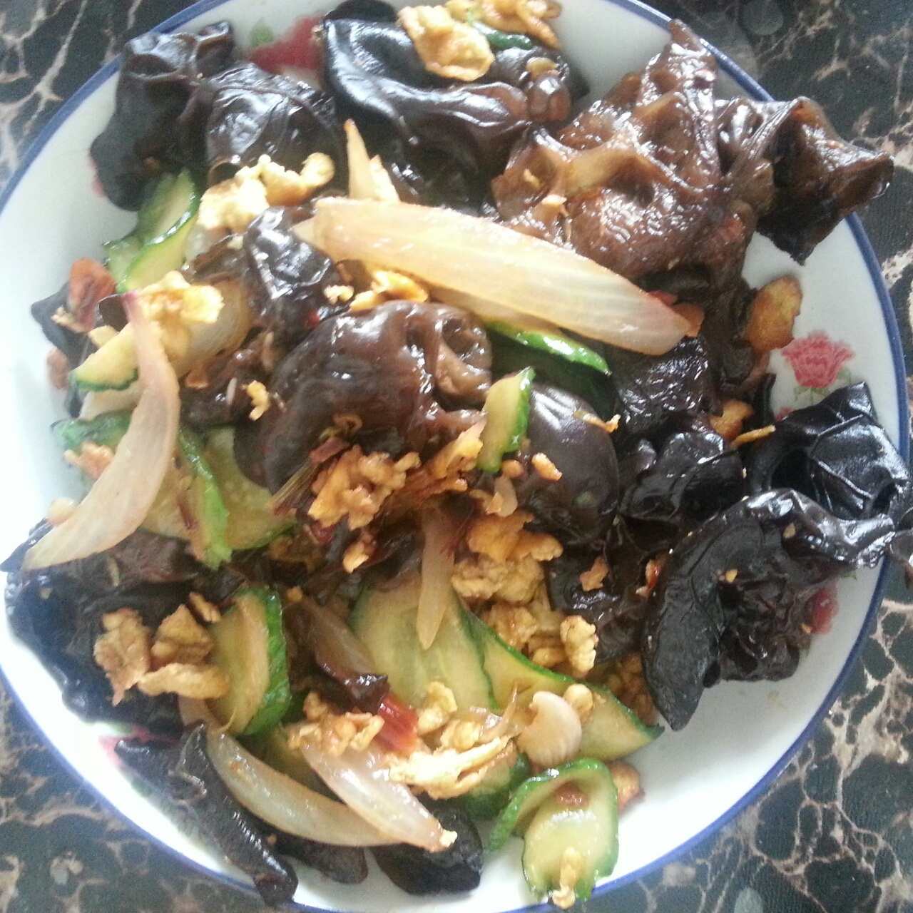 黄瓜木耳炒鸡蛋