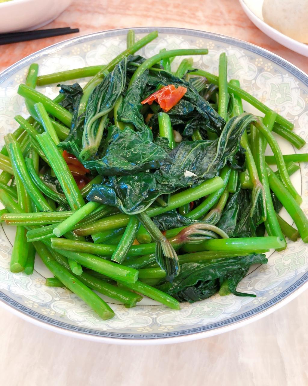 邵栎洪做的白灼番薯叶