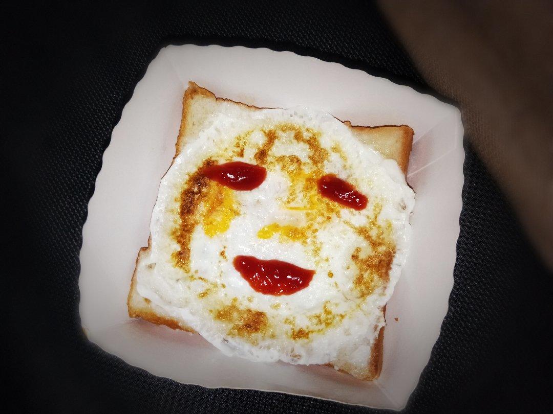超级简单的吐司煎蛋