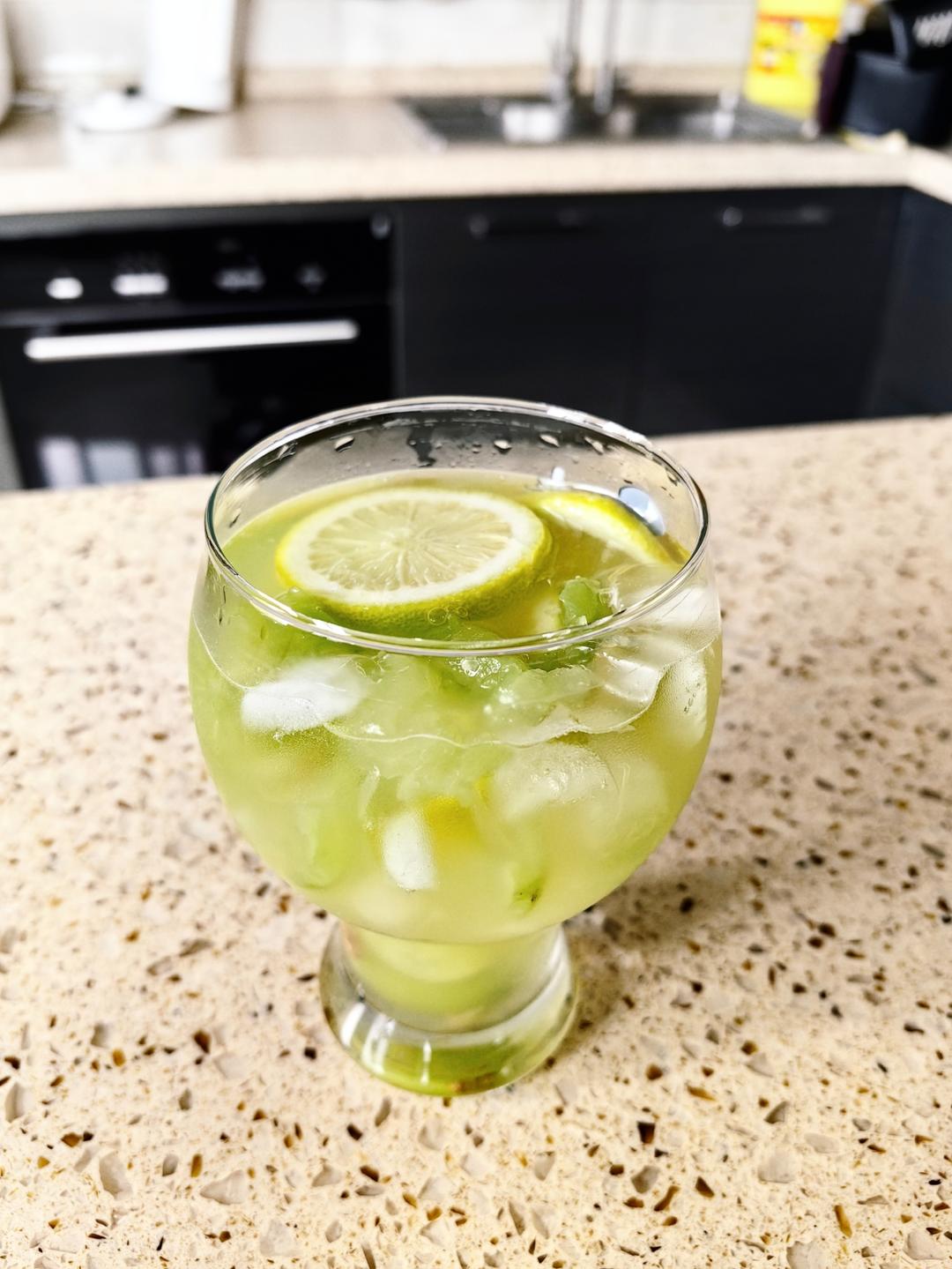 手打青提柠檬茶