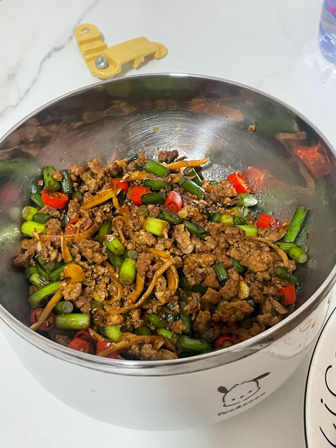 蒜苔炒肉末，三碗米饭都不够吃