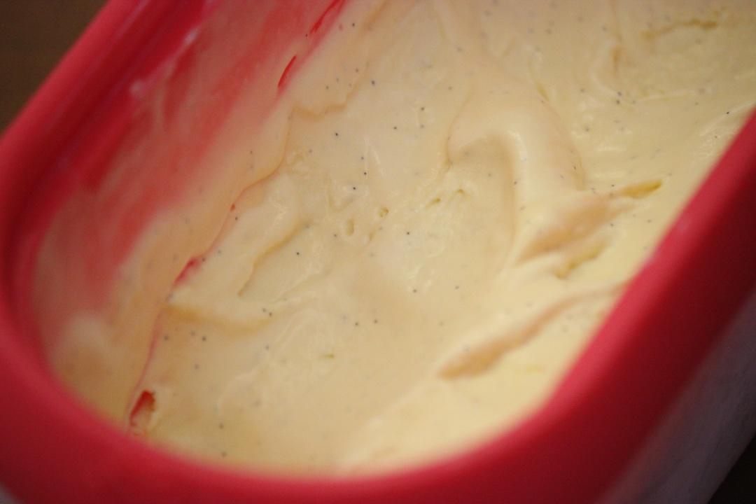 香草白巧冰淇淋