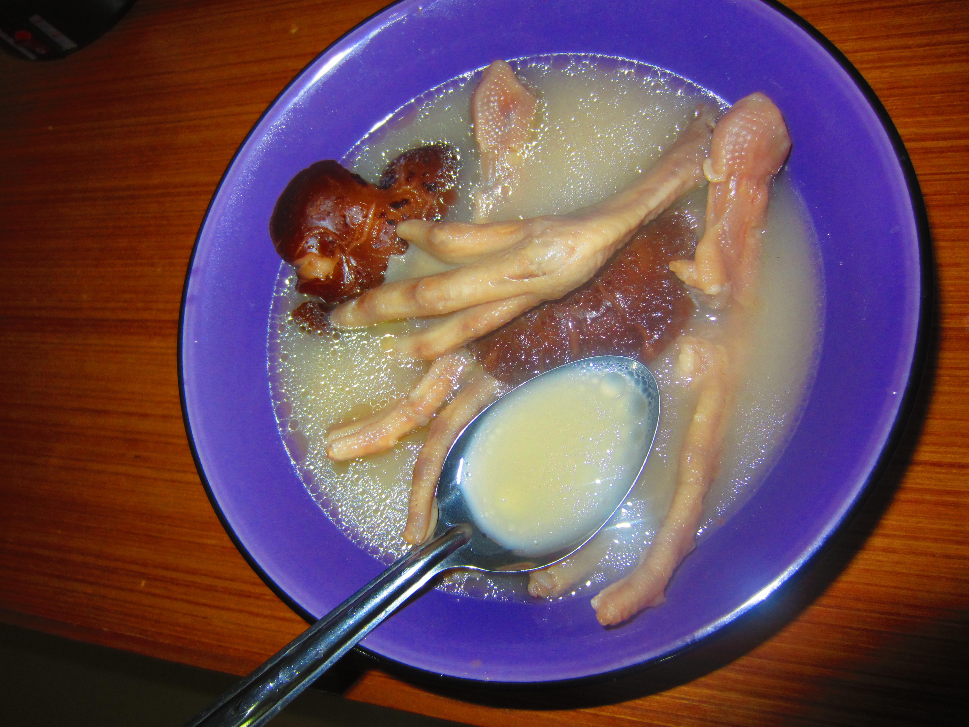 鸭件茶树菇汤
